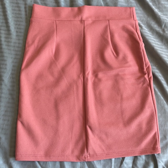 🍂 3/$30 🍂 Pink Skirt WINDSOR - Picture 2 of 2